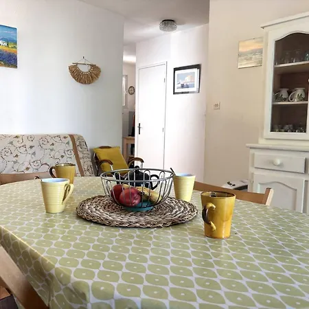 T3 Rez-de-jardin Pres Des Plages Avec Parking - Fr-1-826-21 Апартаменты Йер